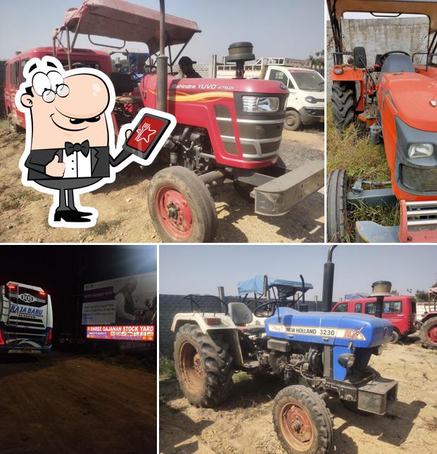 The exterior of Hotel Sri Gajanan