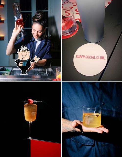 Goditi un drink a Super Social Club