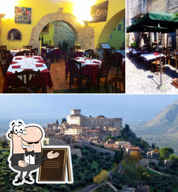 Gli esterni di Trattoria da Elena