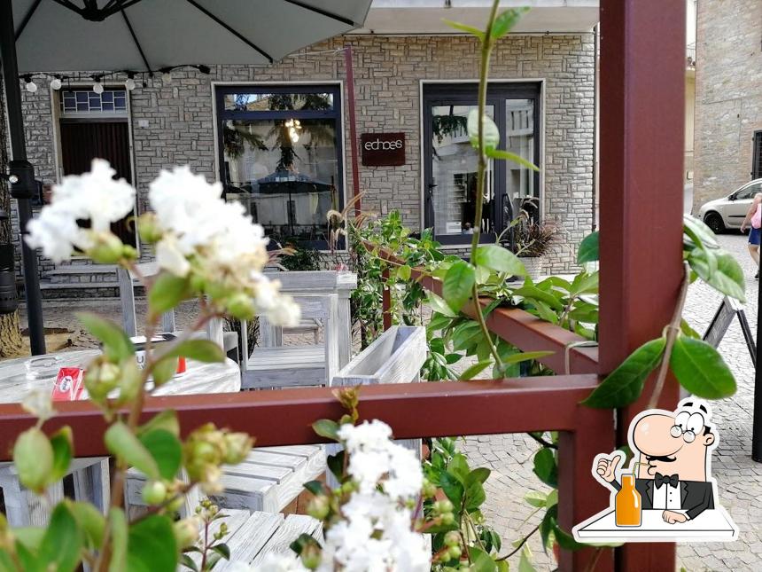 Goditi un drink a Echoes café