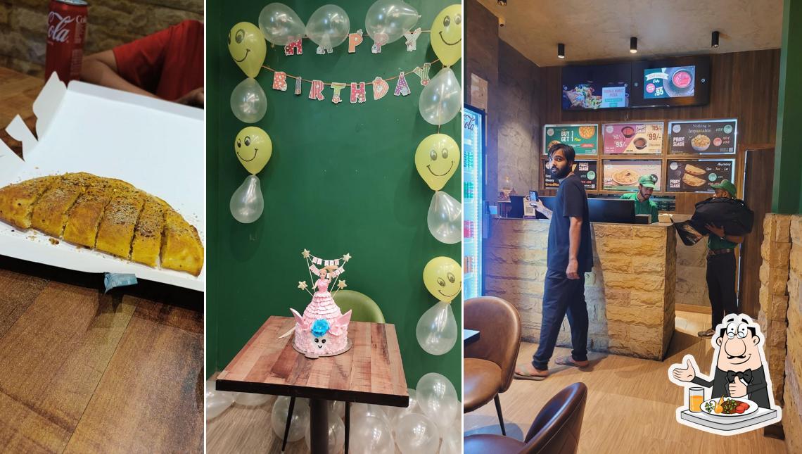 Meals at La Pino'z Pizza, Dhakoli