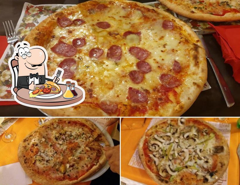 Scegli tra le svariate varianti di pizza