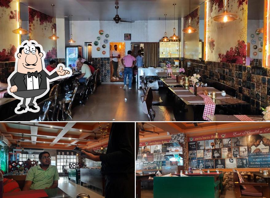 Check out how Santa Banta Dhaba looks inside