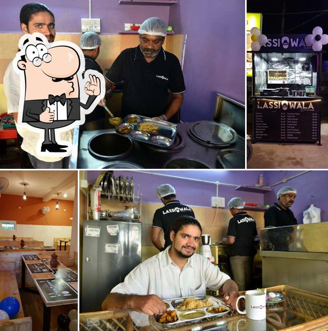 Look at this photo of Lassiwala