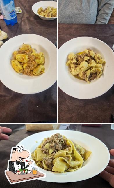 Cibo al Sagra della Salamina al Cucchiaio di Madonna Boschi