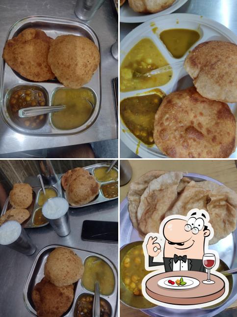 Meals at Chiman kachori wale