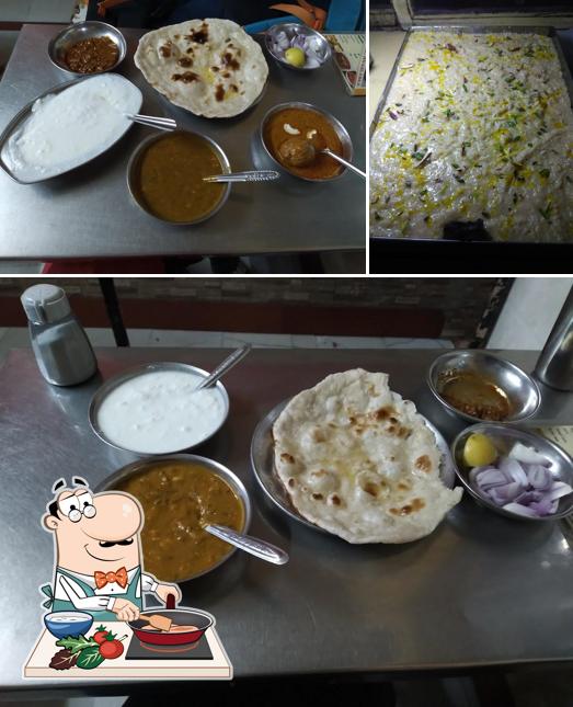 Chicken curry at Raj Alpahar Khanda Falsa
