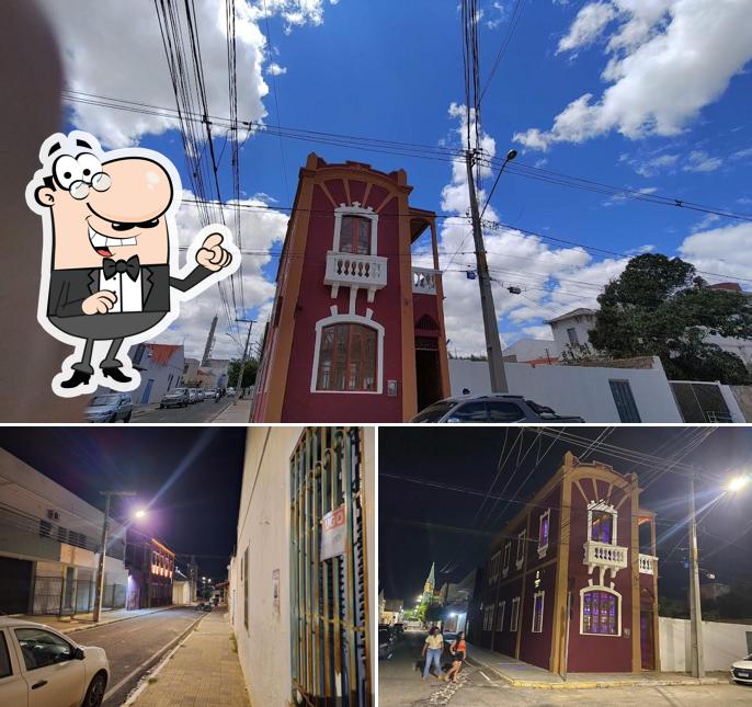 O exterior do London Pub Food'n Ba