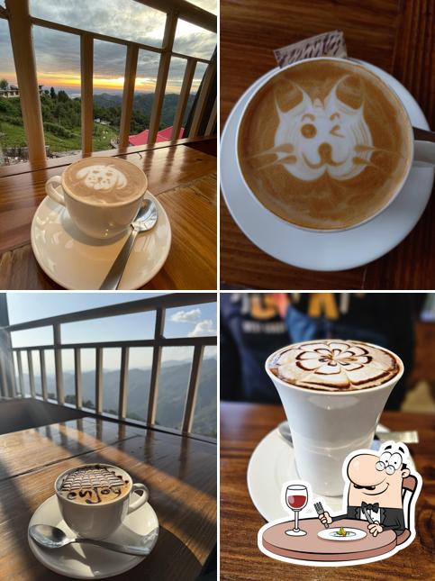 Among various things one can find food and drink at Evaans Cafe