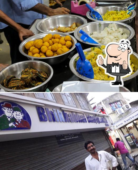 Look at this image of Bhikhabhai Bhajiyawala & Sons