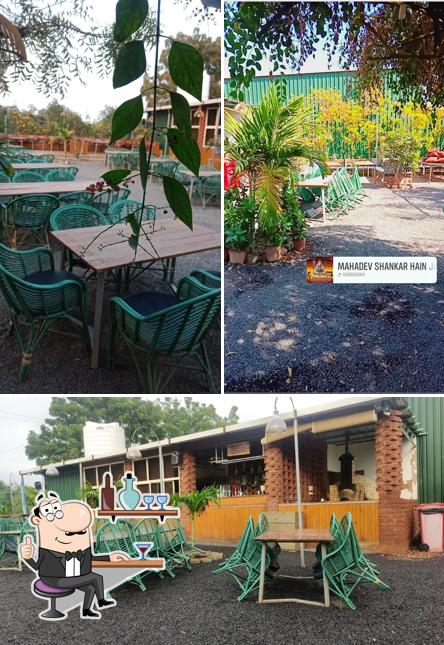 The interior of Busy Beans