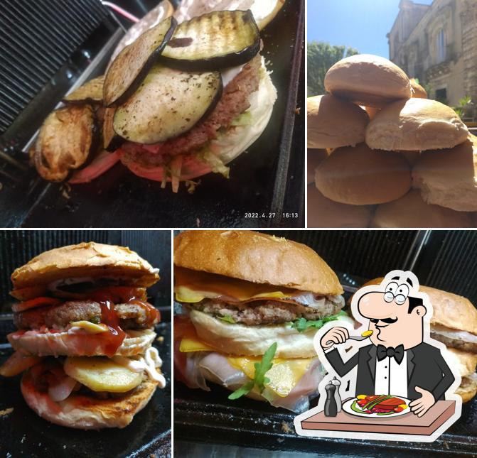 Platti al New Moon Panineria