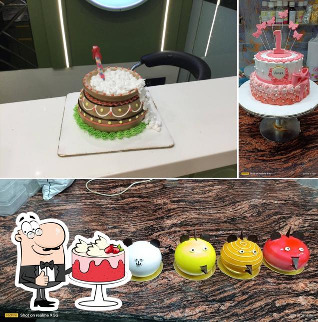Red velvet cake at Baking Cart