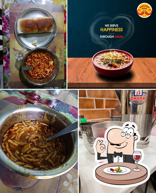 Food at MAMLEDAR MISAL VASANT VIHAR