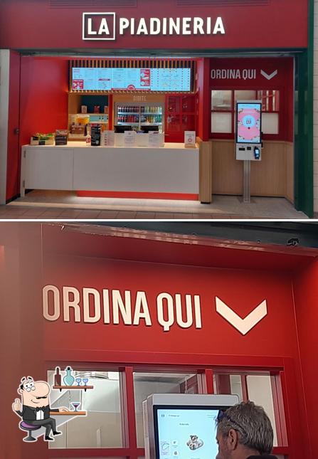 Dai un'occhiata agli interni di La Piadineria