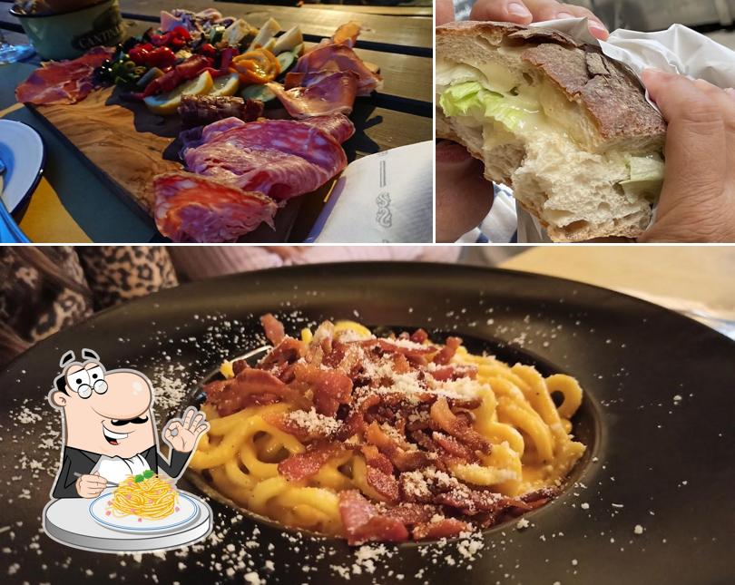 Spaghetti alla carbonara al Cantina Dei Papi