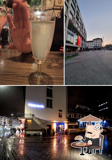 La immagine della esterno e cibo di Arch Bar