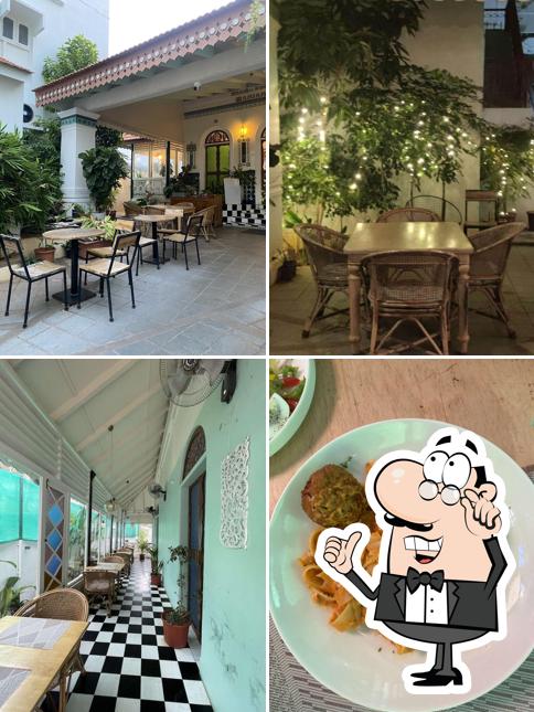 Check out how Le Petit Four looks inside