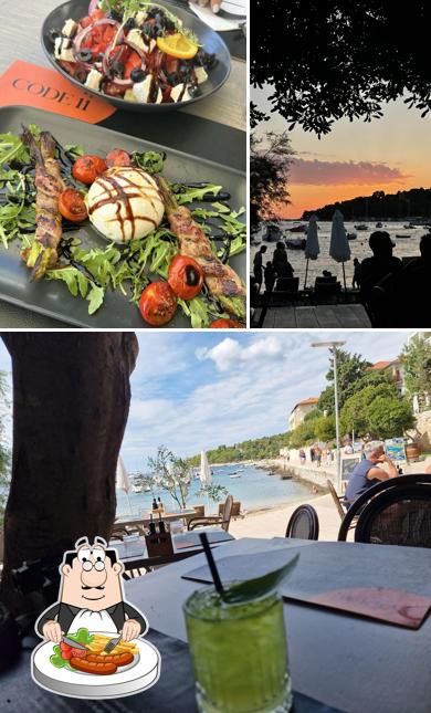 Code 11 si caratterizza per la cibo e interni