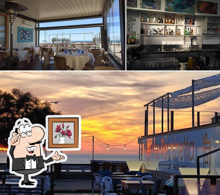 Tra le varie cose da La Rocchetta Ristorante Bar si possono trovare la interni e bancone da bar