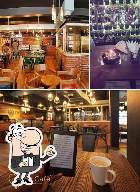 The interior of Dr.Cafe