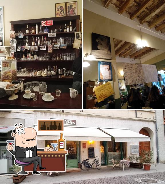 Vedi questa foto di Caffè del Teatro