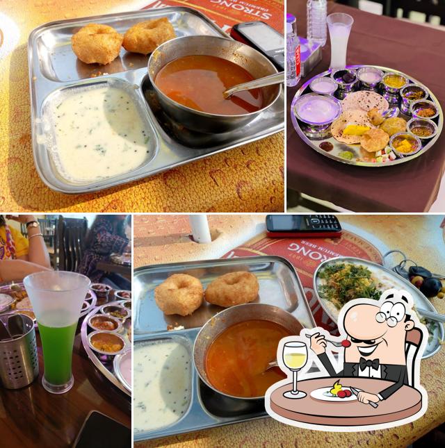 Food at Hotel Swaraj palace
