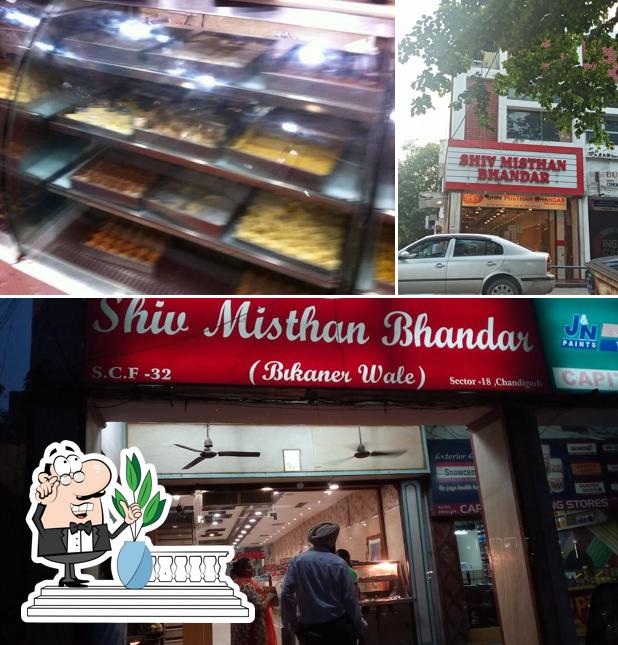The exterior of Shiv Misthan Bhandar