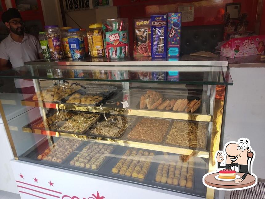 Look at this picture of Deep bakery