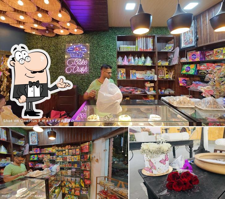 Among different things one can find interior and food at Bake Crush