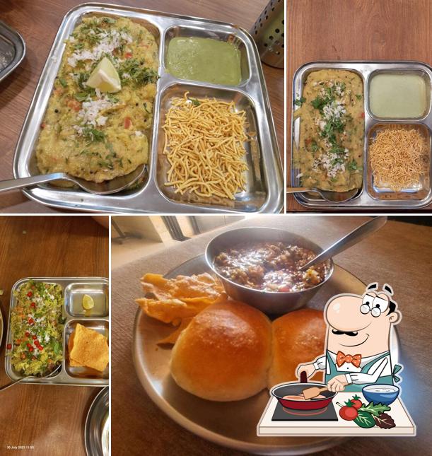 Chicken curry at Shrimanti Misal & Snacks