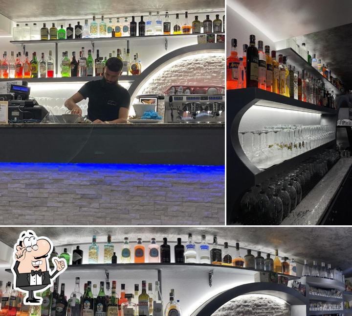 Dai un'occhiata agli interni di Bar del Ponte