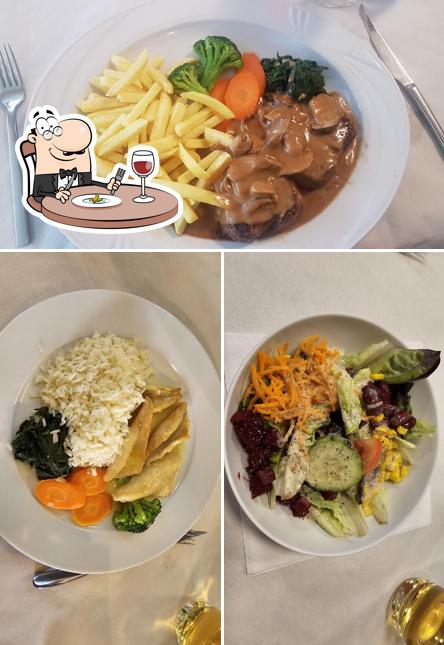 Platti al Restaurant Warteck R. Mohan