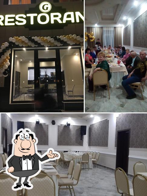 Installez-vous à l'une des tables de Gold Hotel