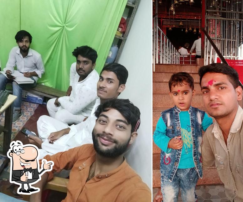 Here's a picture of न्यू मधुराज स्वीट हाउस नदवासराय