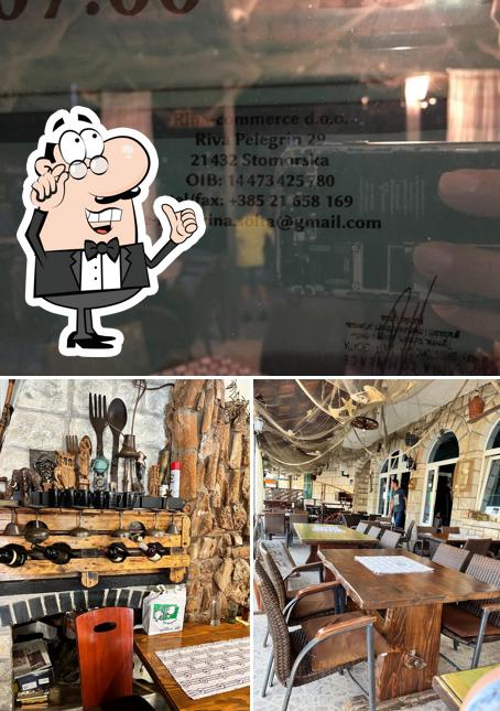 Dai un'occhiata agli interni di Restoran Komin