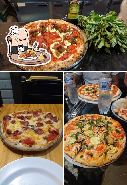 Experimente pizza no Pizzaria La Pizzateca