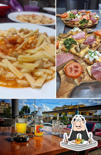 La foto di cibo e esterno da La Loggia Risto Bar