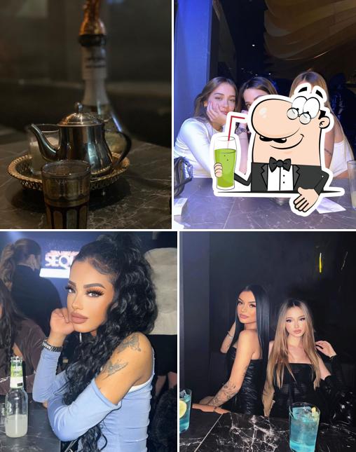 Goditi qualcosa da bere a Sequoia Milano