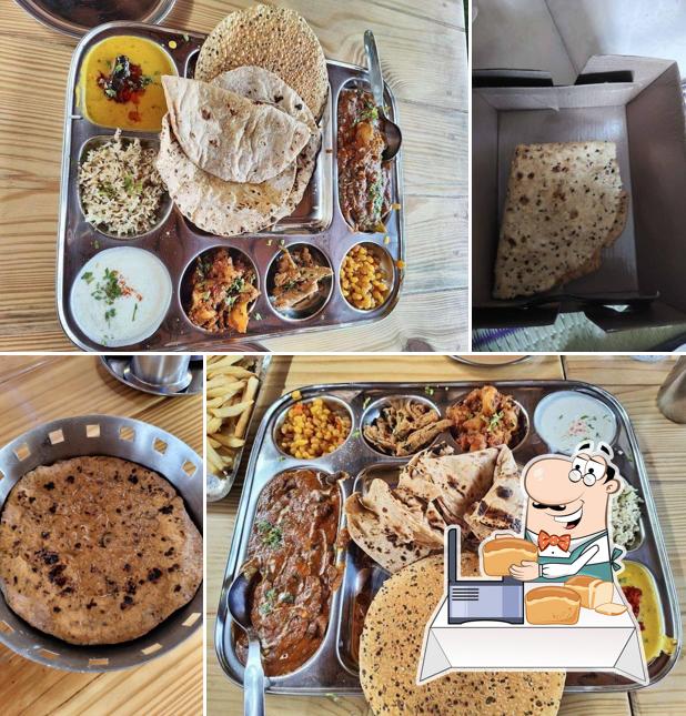 Garlic bread at Kapoor's Cafe - Yelahanka