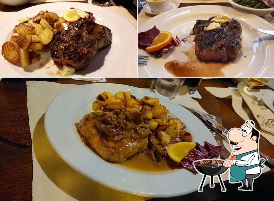 Steakhaus El Rancho sert des plats à base de viande