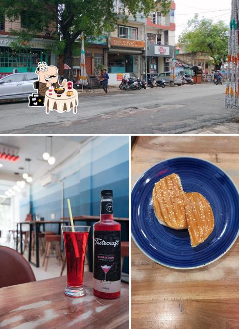 The image of Chai Sutta Bar Jhansi’s food and exterior