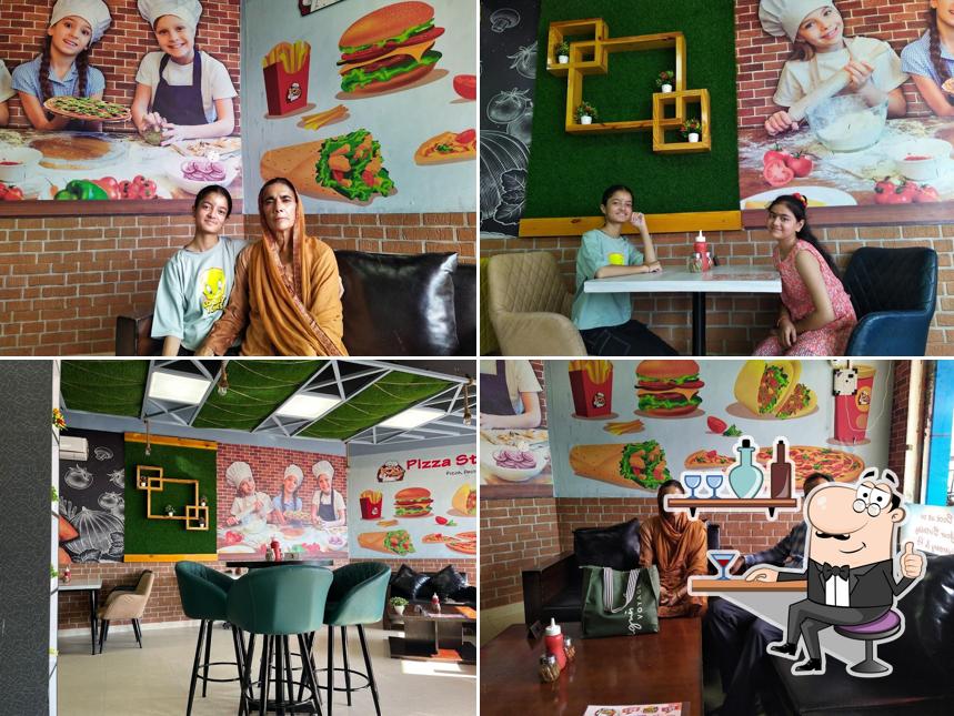 Check out how Pizza Story Jahu looks inside