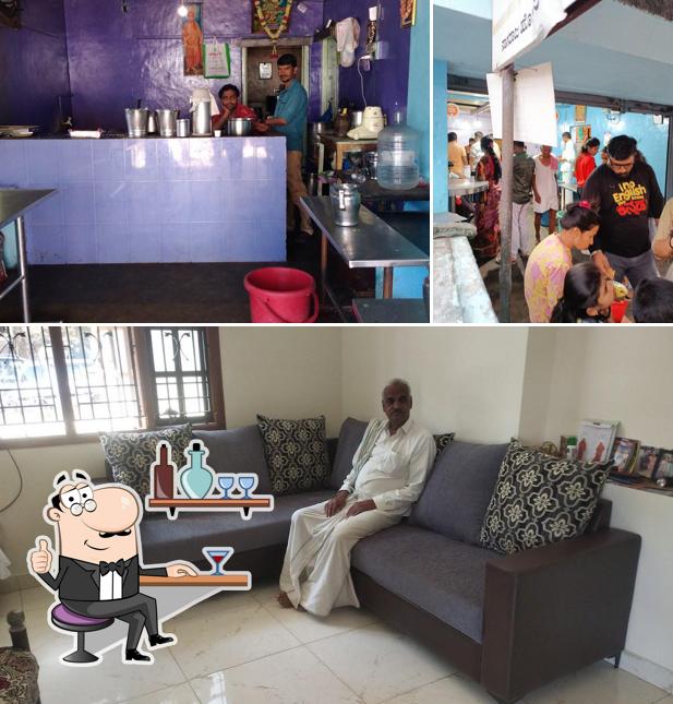 The interior of Shamanur Mandakki Hotel