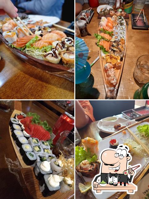 Rolos de sushi são servidos no Hokan Sushi Bar