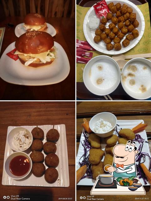 Falafel at LEO'S Cafe & BistrØ