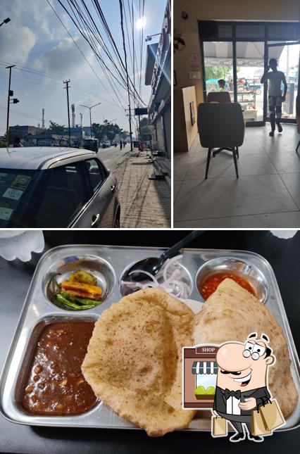 Among different things one can find exterior and food at Shakeista