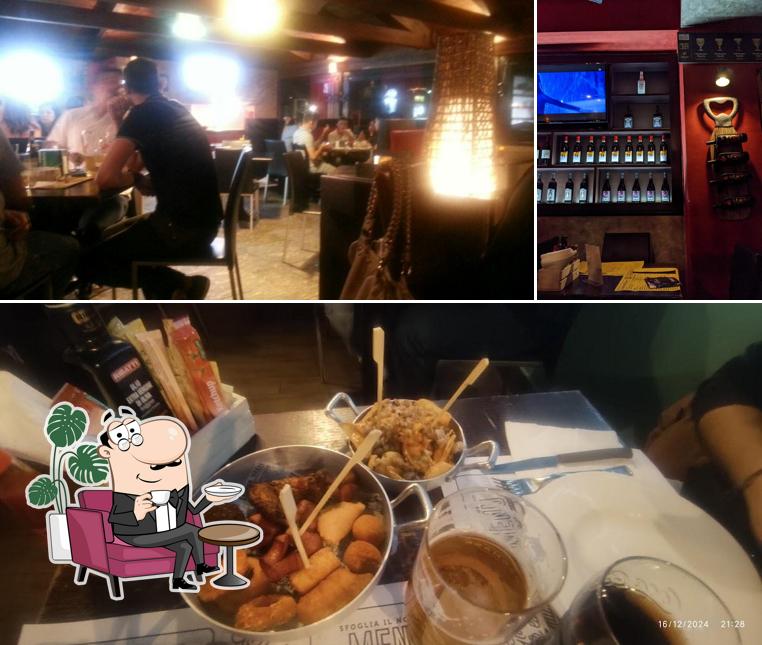 La interni e cibo del ristorante