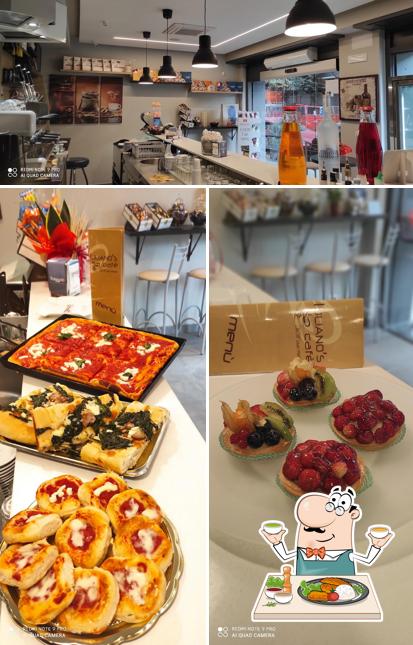 Dai un’occhiata alla foto che raffigura la cibo e interni di Iuliano's Cafè