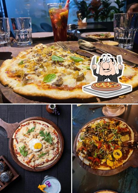 Pick pizza at BaRumbaa